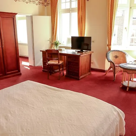 Altstadthotel Twardokus 3* אאוריך